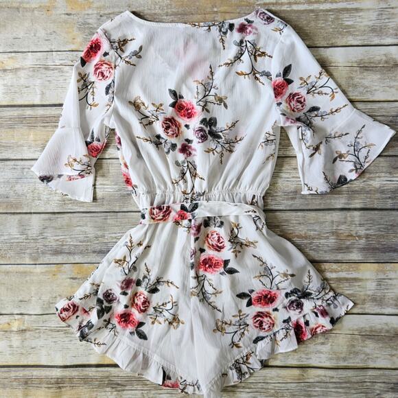 PatPat White Ruffle Floral Romper sz Small New - Picture 2 of 5
